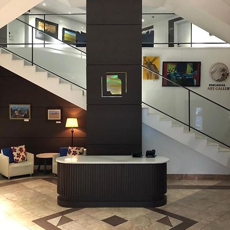 Edelweiss Art Hotel Уланбатар Екстериор снимка