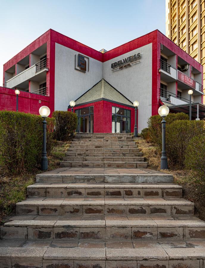 Edelweiss Art Hotel Уланбатар Екстериор снимка